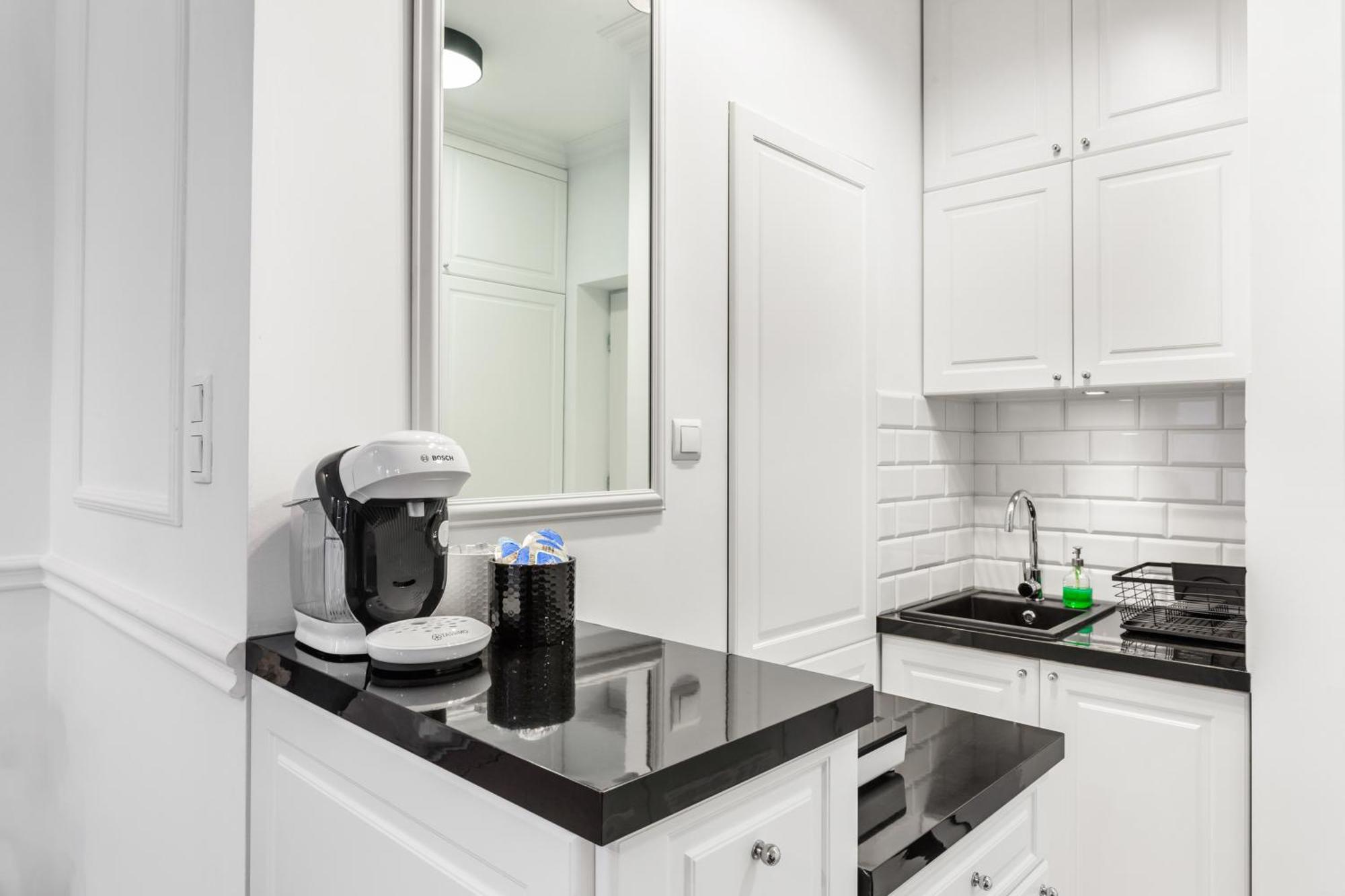 Charming Apartment In The City Center วอร์ซอ ภายนอก รูปภาพ